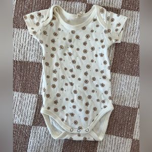 Quincy Mae onesie 0-3 month